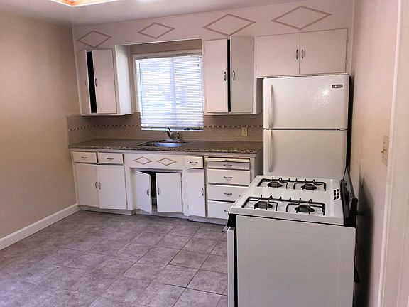 Bright and spacious kitchen
