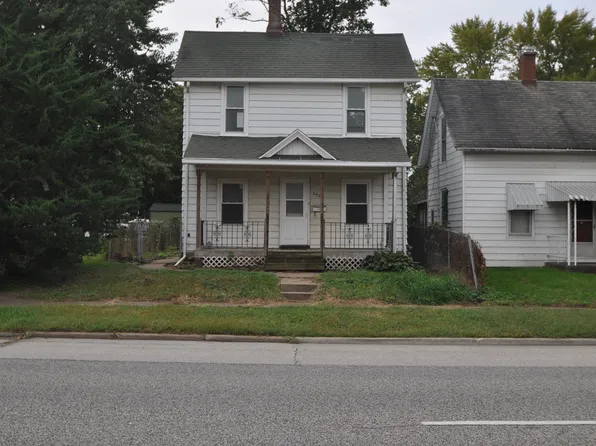 2520 4th Ave, Moline, IL 61265