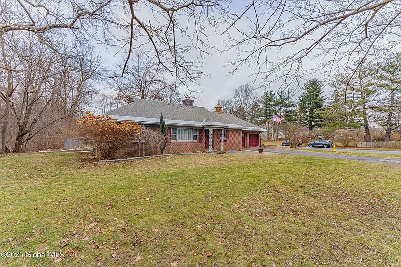 3rd image of 413 Feura Bush Road
