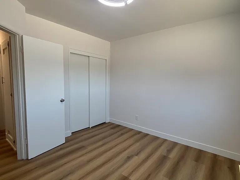 4555 W 173rd St #1 — Photo 10