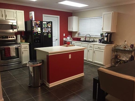 4th image of 10106 Silver Park