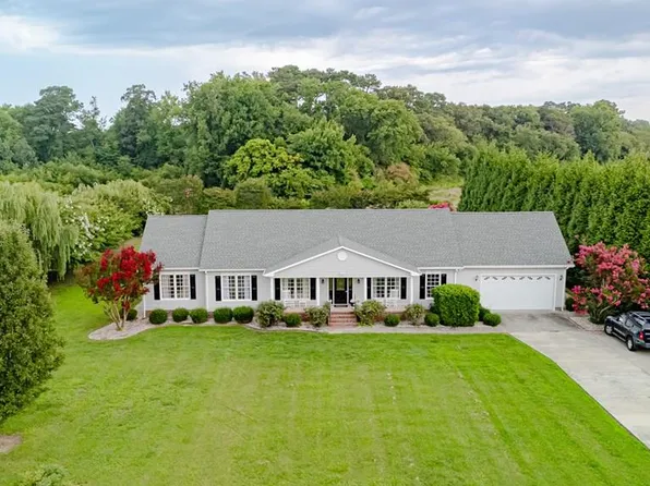 2493 Townfield Dr, Cape Charles, VA 23310