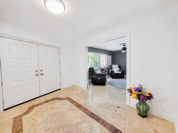 283 Forest Hills Blvd, Naples, FL 34113
