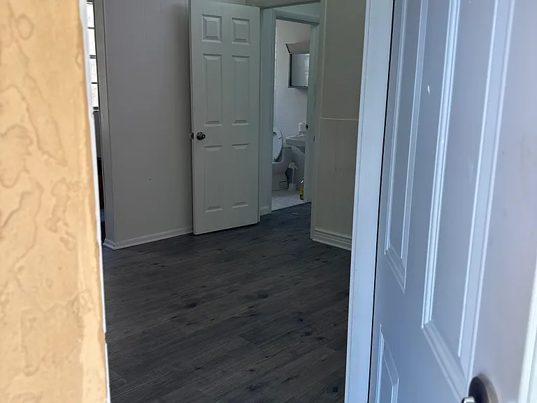 975 SW 2nd St #4 — Photo 1