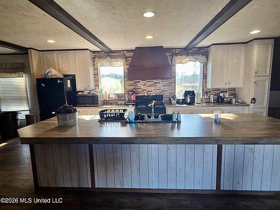 3rd image of 4138 Old Hillsboro Rd