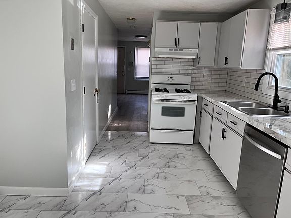 2nd image of 44 Sherwood St #44