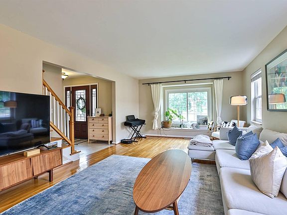 5th image of 5598 Bayberry Dr