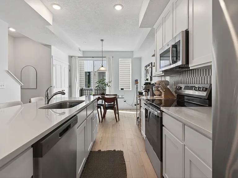 1146 S Redwood Rd #604 — Photo 3