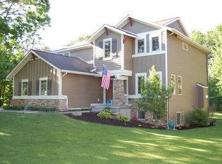 16990 Mapleridge Dr, West Olive, MI 49460