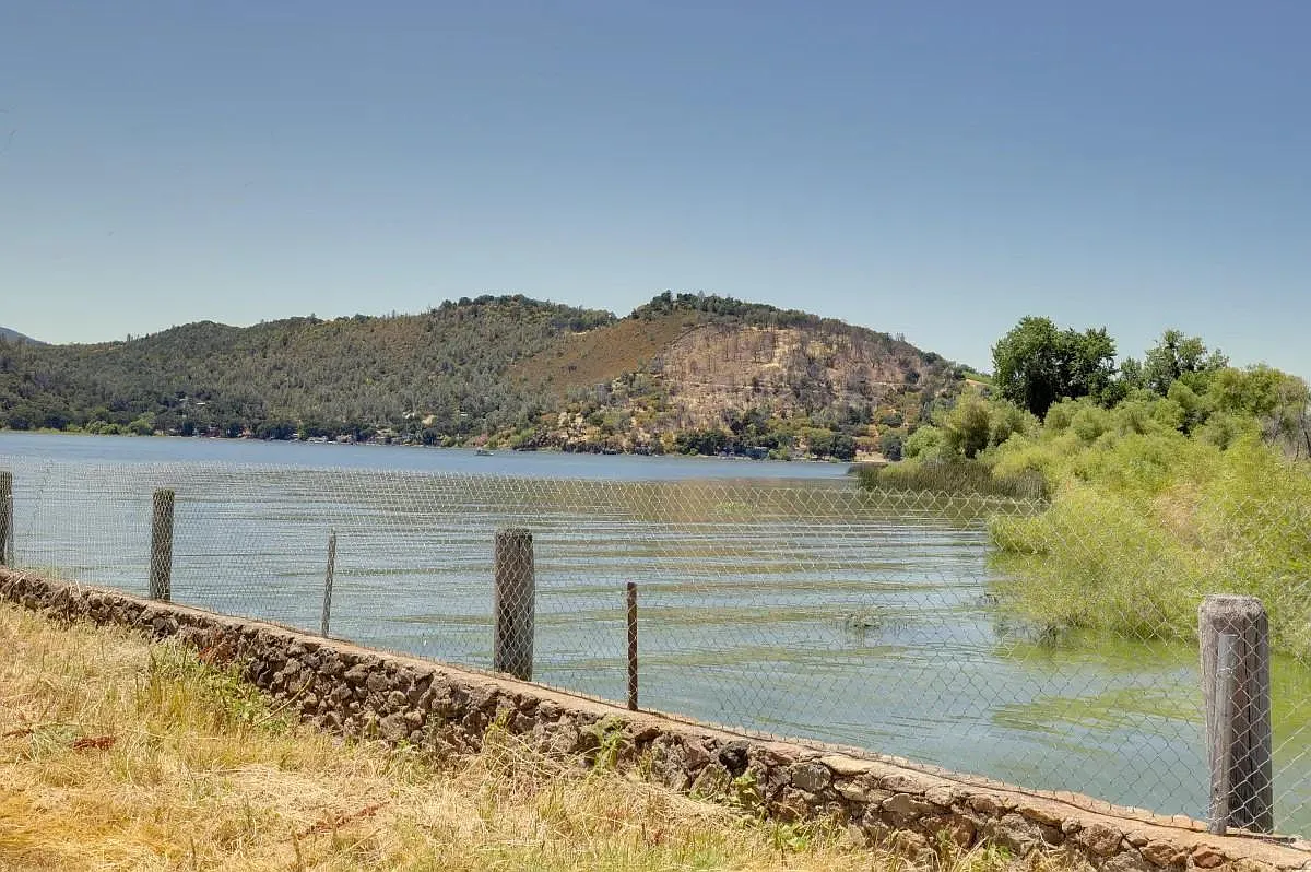 14541 Lakeshore Dr — Photo 1