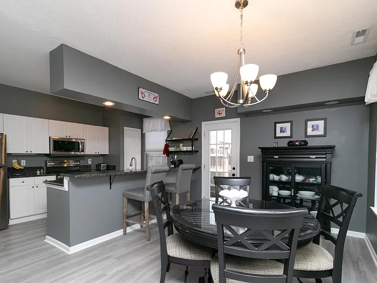 1805 Staple Inn Dr — Photo 2