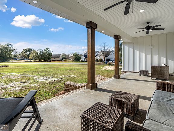 4th image of 4005 Golfview Dr