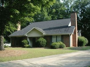 526 Plymouth Ln, Alpharetta, GA 30009