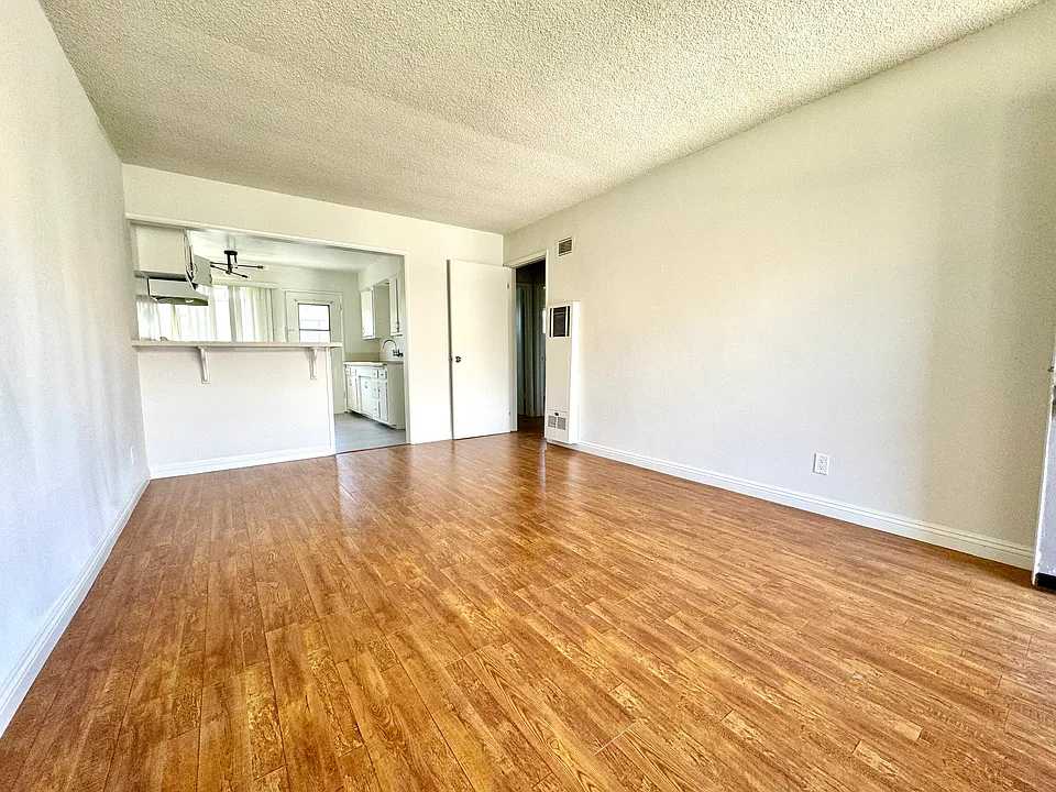 233 S Baldwin Ave #C
