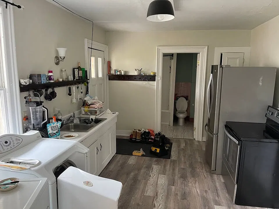 2 bed, 800 sqft, $1,700 — Photo 2