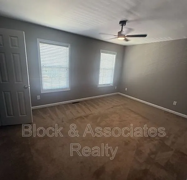 4121 Bentley Dr — Photo 5