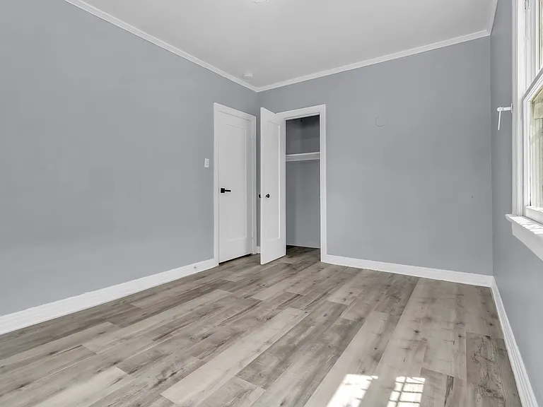 1441 W 53rd St — Photo 14