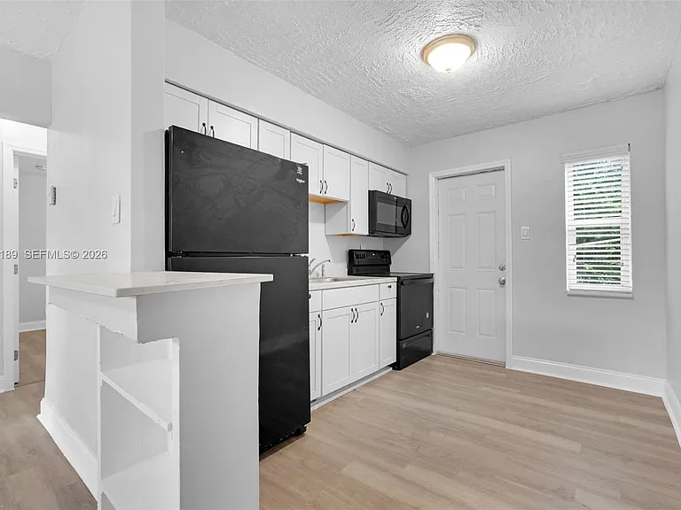746 SW 4th St #1 — Photo 7