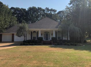 224 Creekside Dr, Pontotoc, MS 38863