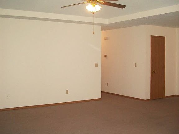 Living Room w/ Ceiling Fan