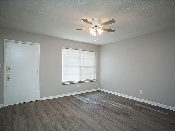 4th image of 2525 Lakeview Ave