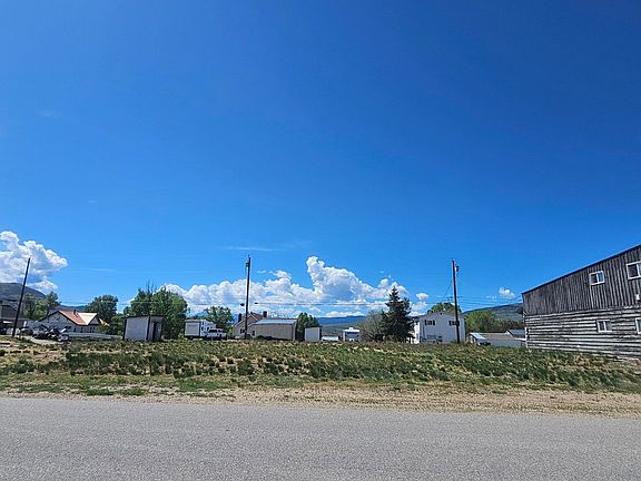 4th image of 210 Grand Ave