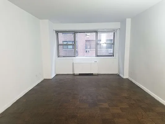 Rented by Yoram Adin, LREB | media 17