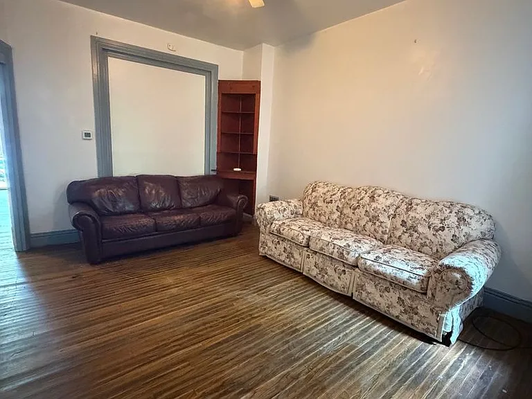 228 W Jackson St — Photo 1