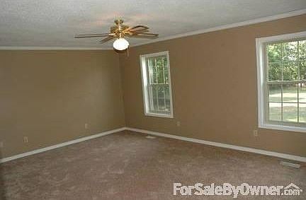 Master Bed room 14'x19'
						:
						There is a full bath with his and hers sinks, walk n closet new carpet windows
