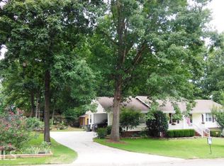 6113 Spreading Oak Dr, Douglasville, GA 30135