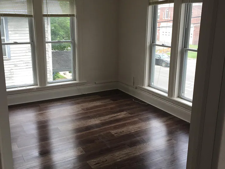 45 Main St — Photo 8