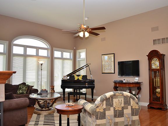 3rd image of 2209 Picardy Meadow Ln