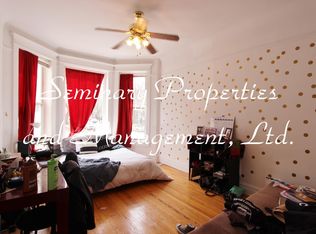 922 W Addison St #0, Chicago, IL 60613