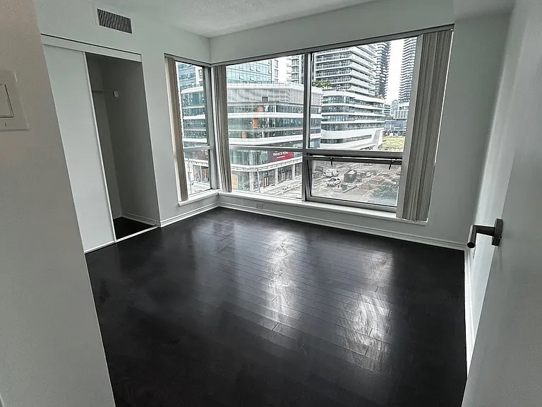 10 Yonge St #507 — Photo 12