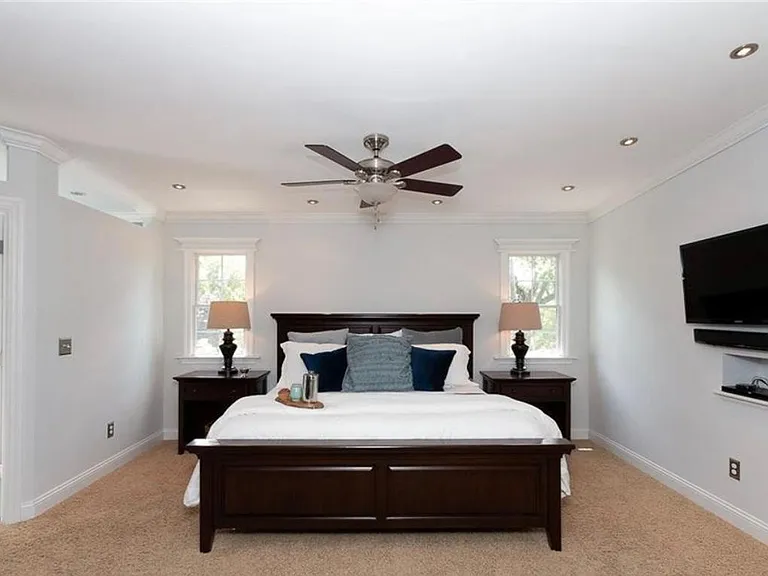 256 Castle Dr — Photo 19