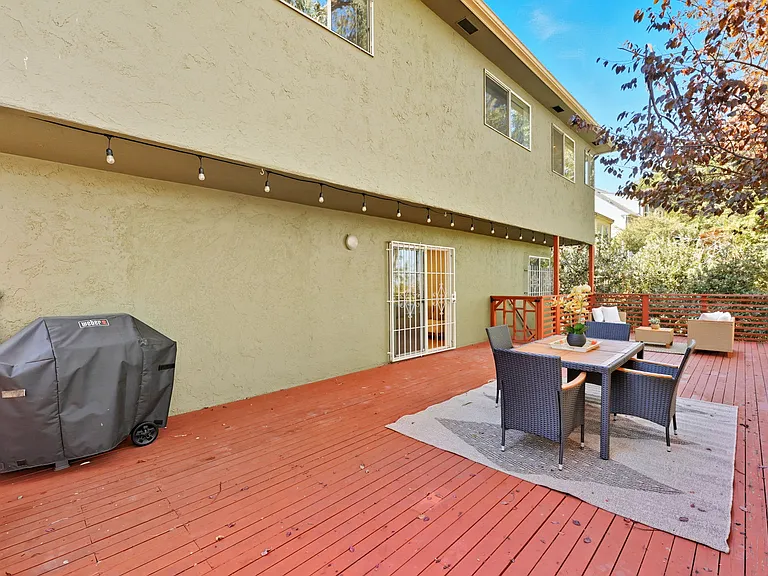866 Alma Pl — Photo 38