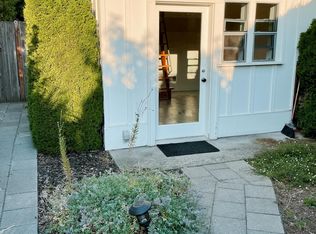 9808 NE 20th St, Bellevue, WA 98004