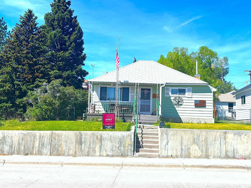 1st image of 317 Pine Ave