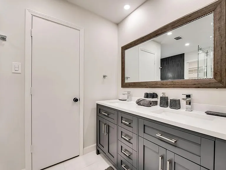 2836 Meadowbrook Dr — Photo 26