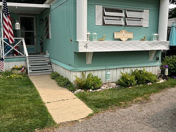 2nd image of 5767 Main St