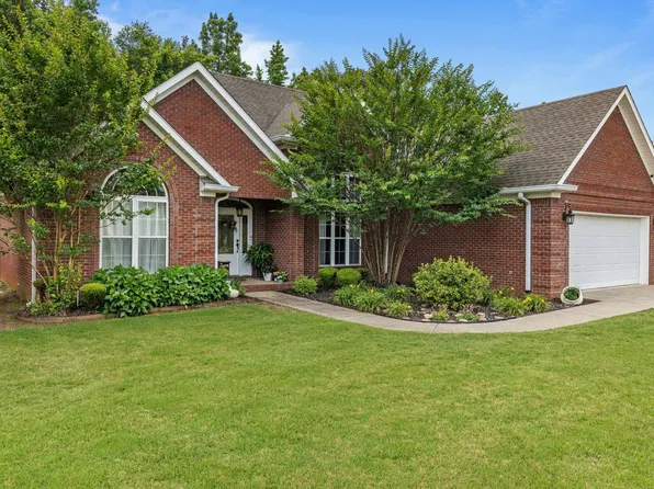 226 Jordan Ln, Florence, AL 35630