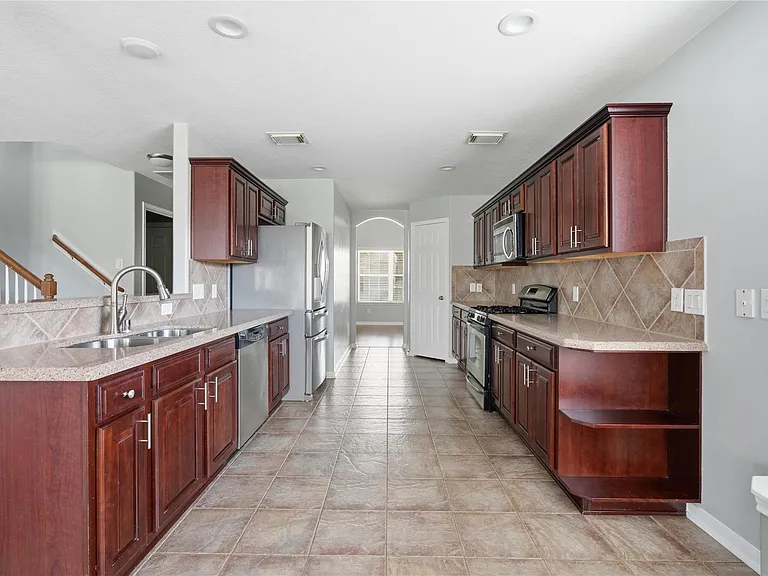 2605 Los Alamos Cir — Photo 7