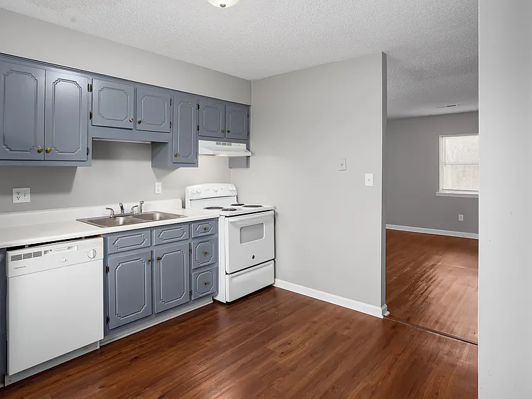 Village Landing — Photo 5