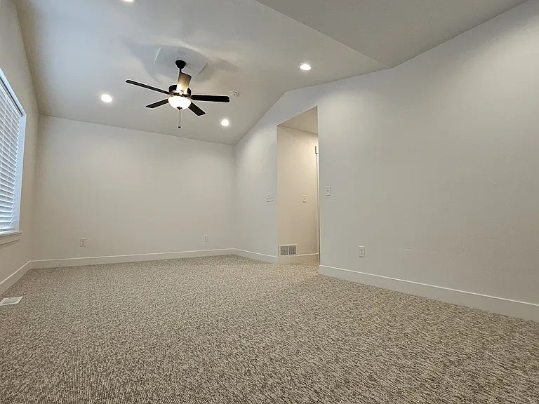 636 W Cottage Park Ln — Photo 9