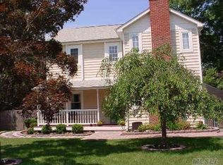20 Cornell Ave, Smithtown, NY 11787