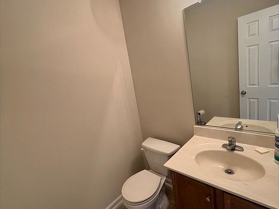 4th image of 34 Ackland Dr