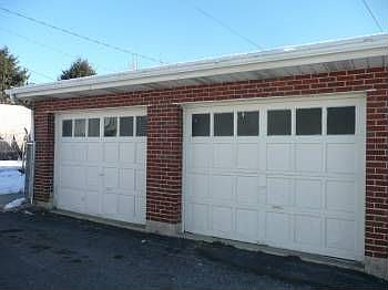 2nd image of 872-874 N Lacrosse St