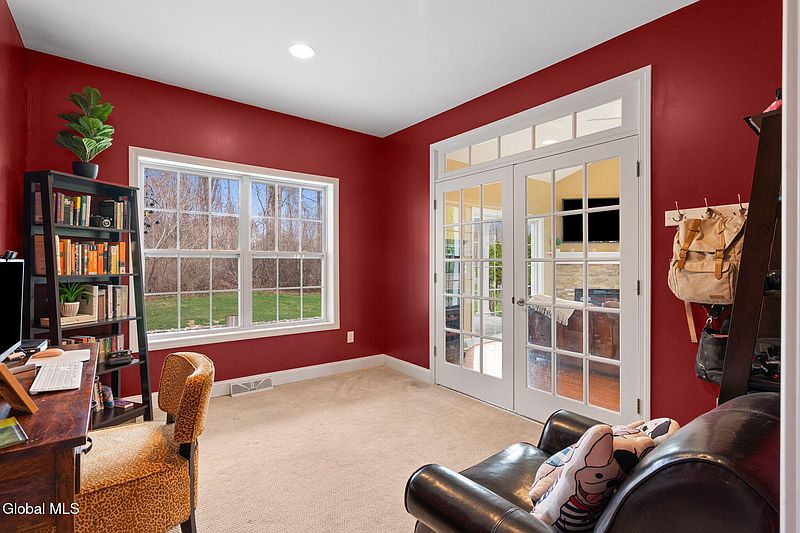 4th image of 2 Vista Court