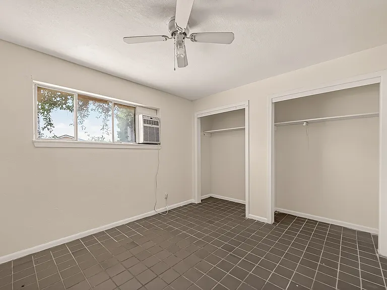 2708 Oakcliff St #5 — Photo 2