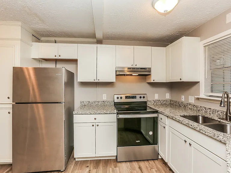 822963_021_kitchen_13468015.jpg